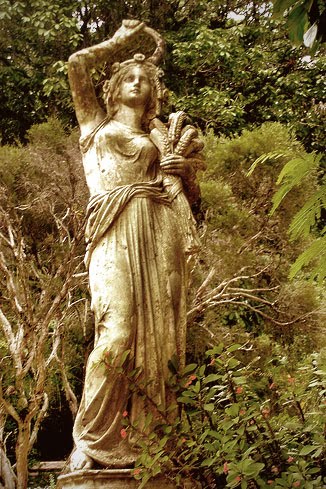 Ceres Ceres statue