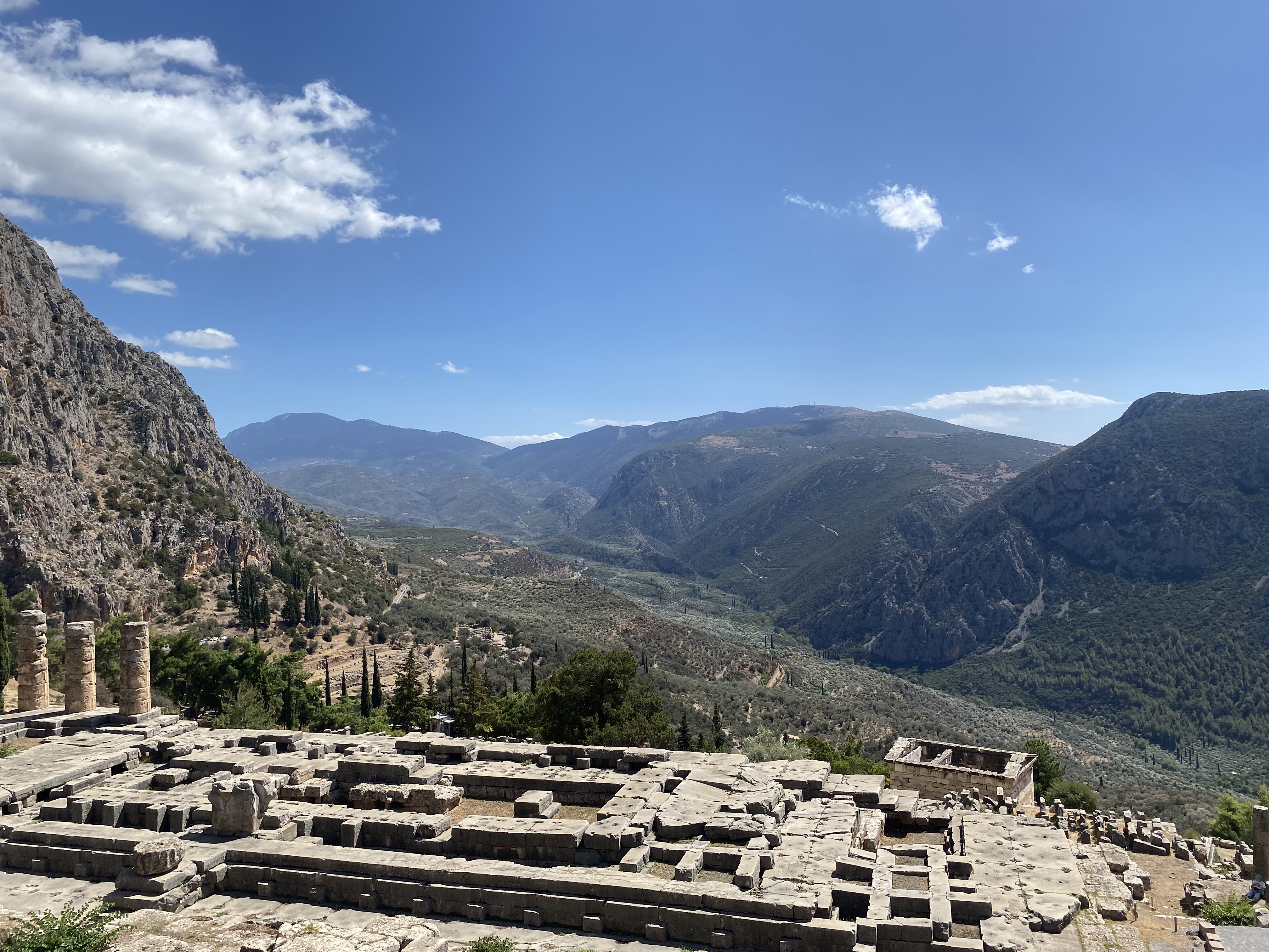 temple of apollo at delphi